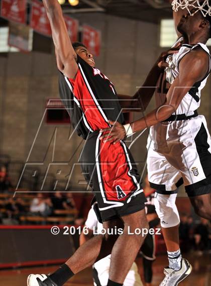 Thumbnail 2 in Servite vs. Ayala (Nike Extravaganza) photogallery.