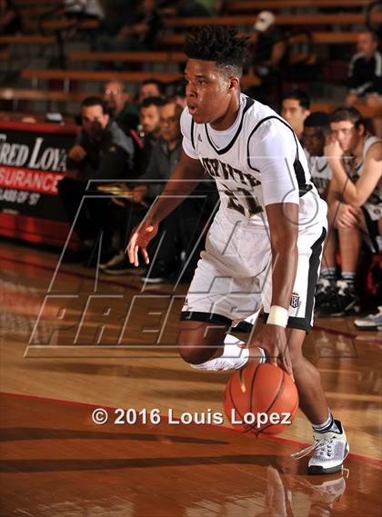 Thumbnail 1 in Servite vs. Ayala (Nike Extravaganza) photogallery.