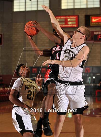 Thumbnail 1 in Servite vs. Ayala (Nike Extravaganza) photogallery.