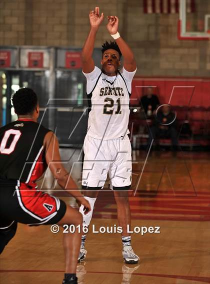 Thumbnail 1 in Servite vs. Ayala (Nike Extravaganza) photogallery.
