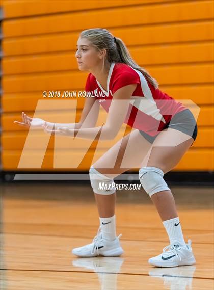 Thumbnail 2 in Mundelein vs. Libertyville photogallery.