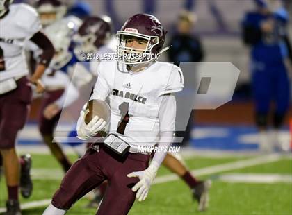 Thumbnail 1 in Falls City vs. Agua Dulce (UIL 2A Bi-District Playoffs) photogallery.