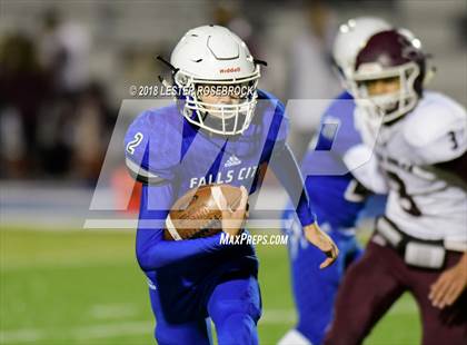 Thumbnail 1 in Falls City vs. Agua Dulce (UIL 2A Bi-District Playoffs) photogallery.