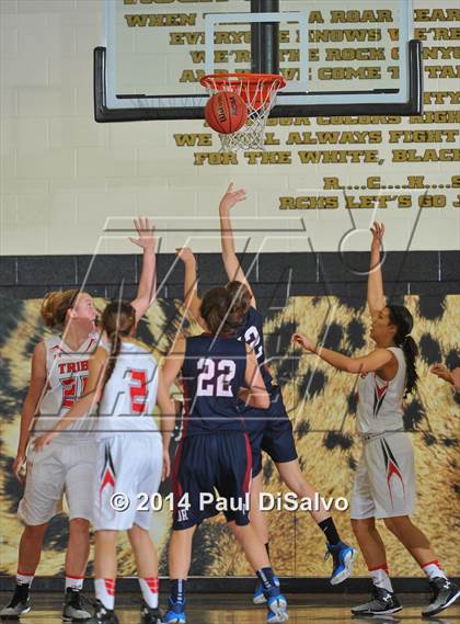 Thumbnail 3 in Dakota Ridge vs. Loveland (Rock Canyon Tournament) photogallery.