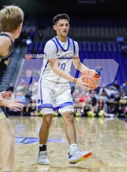 Thumbnail 2 in McMullen County vs. Jayton (UIL 1A Basketball State Semifinal) photogallery.