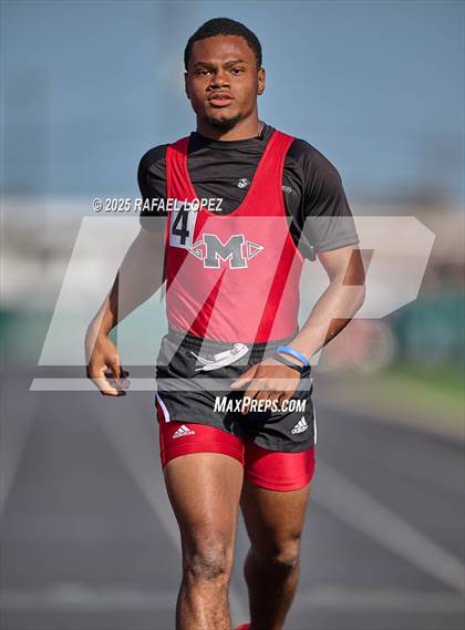 Thumbnail 1 in Lamar CISD Relays (200M) photogallery.