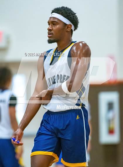 Thumbnail 2 in Wayne Preparatory Academy vs. Fayetteville Christian (Veterans Showcase 2025) photogallery.