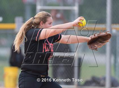 Thumbnail 2 in Providence Catholic @ TMI-Episcopal photogallery.