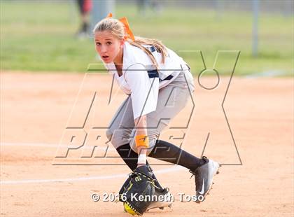 Thumbnail 2 in Providence Catholic @ TMI-Episcopal photogallery.