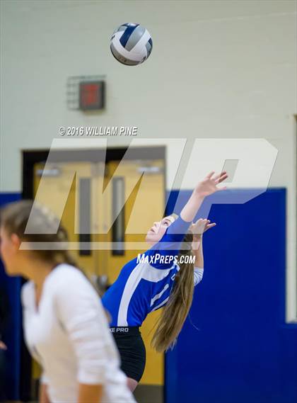 Thumbnail 3 in Spackenkill v Rondout Valley (Section 9 Class B Final) photogallery.