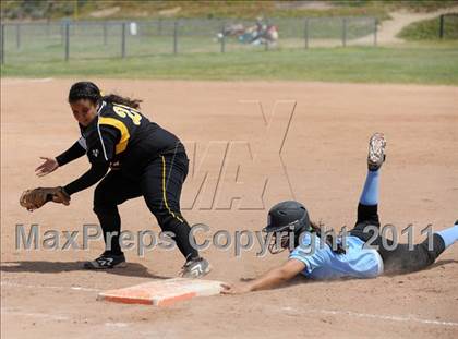 Thumbnail 2 in Cabrillo vs. Buena photogallery.