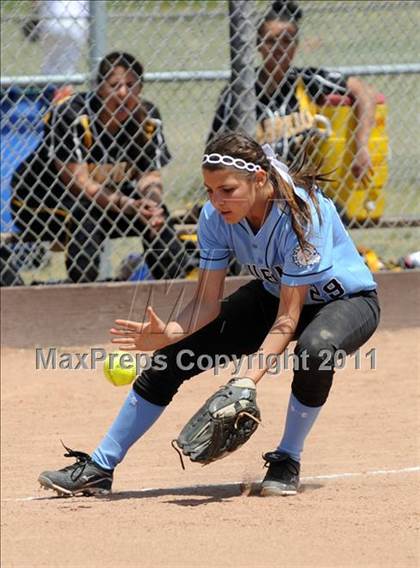 Thumbnail 3 in Cabrillo vs. Buena photogallery.