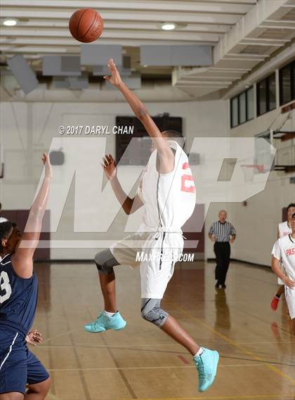 Thumbnail 2 in Pasadena vs. La Salle (La Canada Tournament) photogallery.