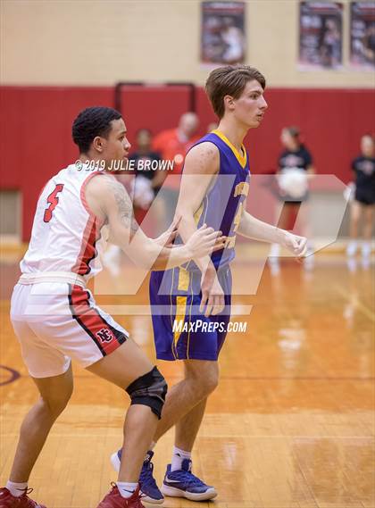 Thumbnail 3 in Guerin Catholic @ North Central photogallery.