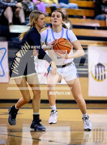 Thumbnail 1 in New Diana @ Hooks (UIL 3A D2 Basketball Bi-District) photogallery.