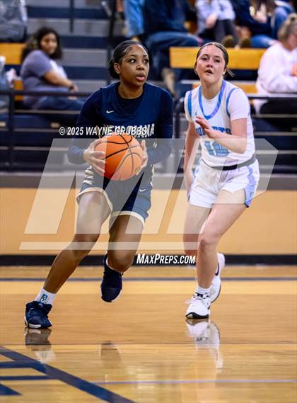Thumbnail 1 in New Diana @ Hooks (UIL 3A D2 Basketball Bi-District) photogallery.
