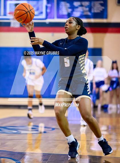 Thumbnail 3 in New Diana @ Hooks (UIL 3A D2 Basketball Bi-District) photogallery.