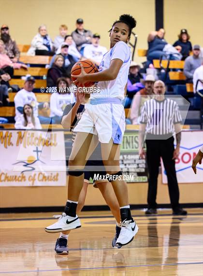 Thumbnail 1 in New Diana @ Hooks (UIL 3A D2 Basketball Bi-District) photogallery.