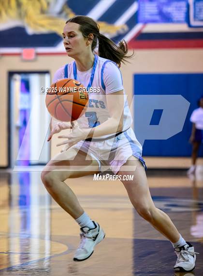 Thumbnail 3 in New Diana @ Hooks (UIL 3A D2 Basketball Bi-District) photogallery.