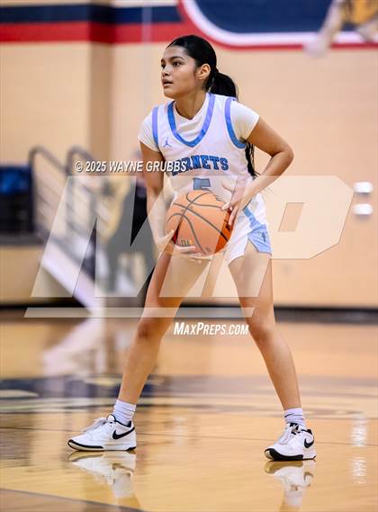 Thumbnail 2 in New Diana @ Hooks (UIL 3A D2 Basketball Bi-District) photogallery.