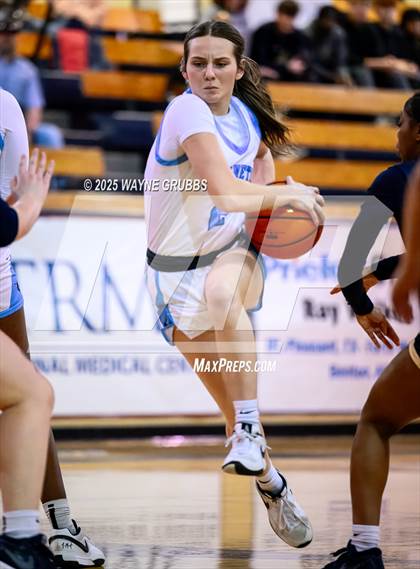 Thumbnail 2 in New Diana @ Hooks (UIL 3A D2 Basketball Bi-District) photogallery.