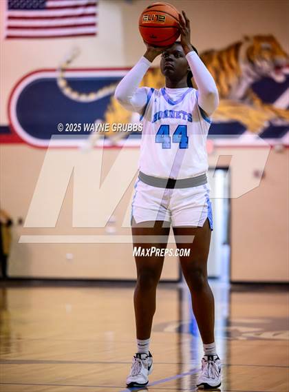 Thumbnail 3 in New Diana @ Hooks (UIL 3A D2 Basketball Bi-District) photogallery.