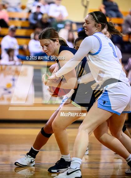 Thumbnail 2 in New Diana @ Hooks (UIL 3A D2 Basketball Bi-District) photogallery.