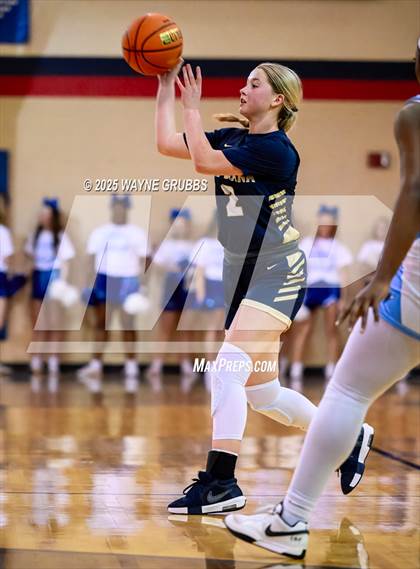 Thumbnail 1 in New Diana @ Hooks (UIL 3A D2 Basketball Bi-District) photogallery.