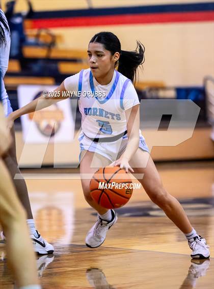 Thumbnail 3 in New Diana @ Hooks (UIL 3A D2 Basketball Bi-District) photogallery.