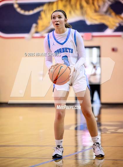 Thumbnail 2 in New Diana @ Hooks (UIL 3A D2 Basketball Bi-District) photogallery.