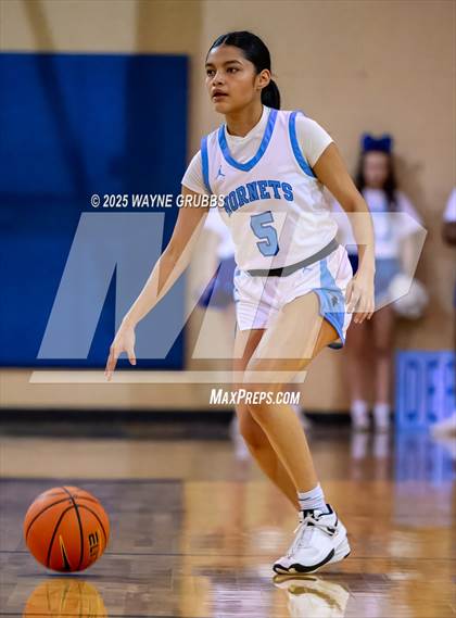 Thumbnail 1 in New Diana @ Hooks (UIL 3A D2 Basketball Bi-District) photogallery.