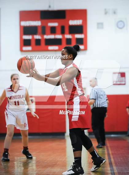Thumbnail 2 in Mineola vs Valley Stream South photogallery.
