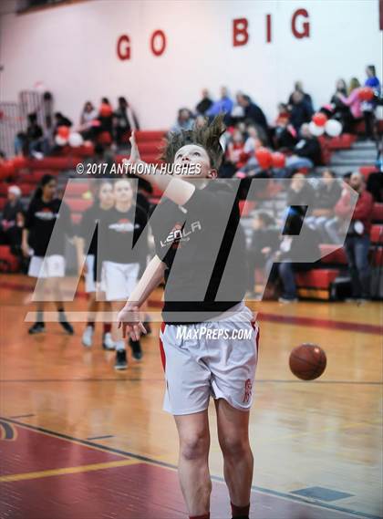 Thumbnail 1 in Mineola vs Valley Stream South photogallery.