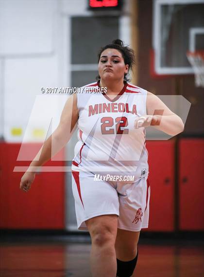 Thumbnail 2 in Mineola vs Valley Stream South photogallery.