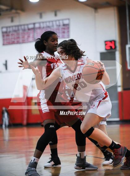 Thumbnail 1 in Mineola vs Valley Stream South photogallery.