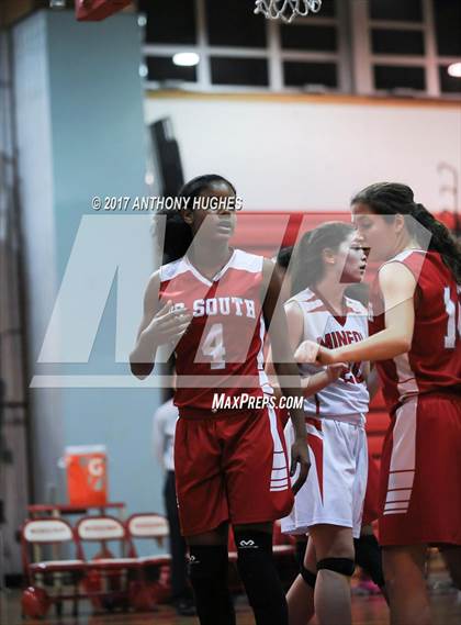 Thumbnail 1 in Mineola vs Valley Stream South photogallery.