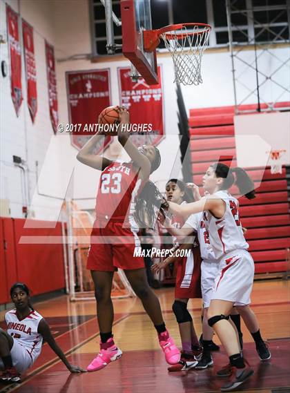 Thumbnail 1 in Mineola vs Valley Stream South photogallery.