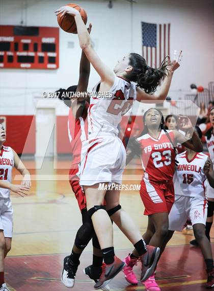 Thumbnail 2 in Mineola vs Valley Stream South photogallery.