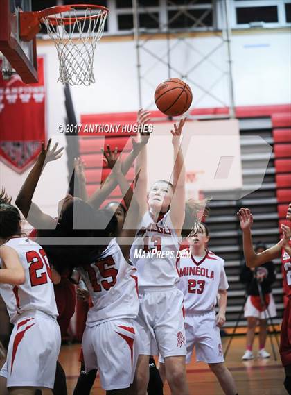 Thumbnail 1 in Mineola vs Valley Stream South photogallery.