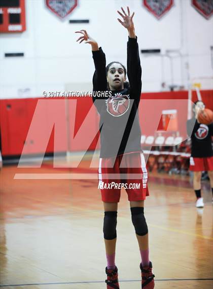 Thumbnail 3 in Mineola vs Valley Stream South photogallery.