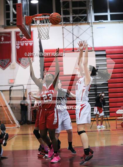 Thumbnail 3 in Mineola vs Valley Stream South photogallery.