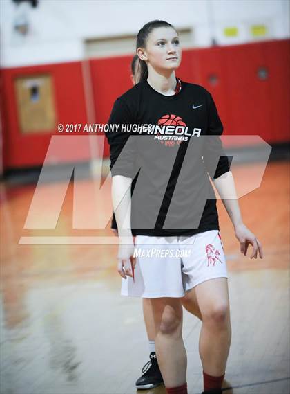 Thumbnail 3 in Mineola vs Valley Stream South photogallery.