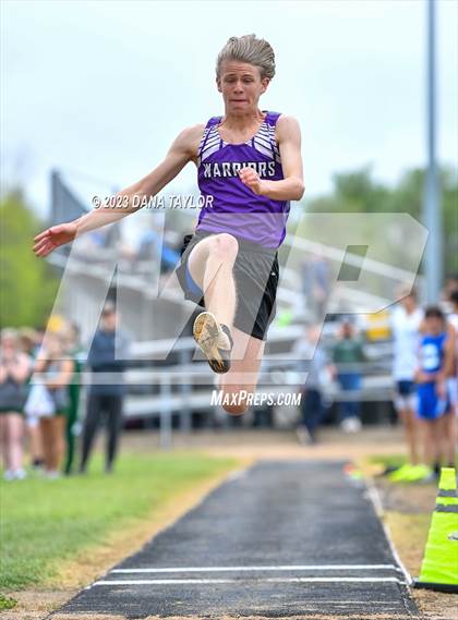 Thumbnail 2 in Santo High School Meet photogallery.