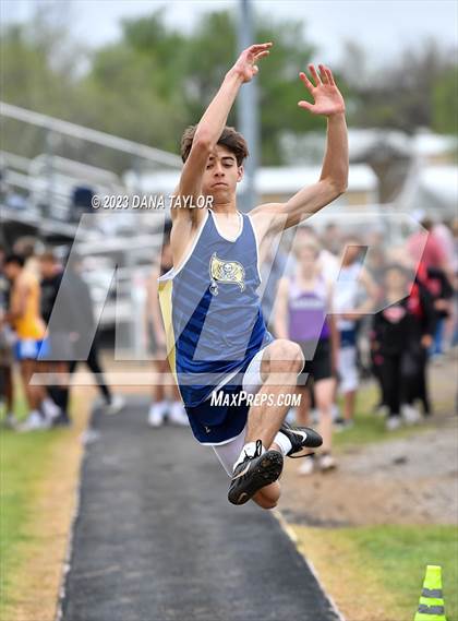 Thumbnail 3 in Santo High School Meet photogallery.