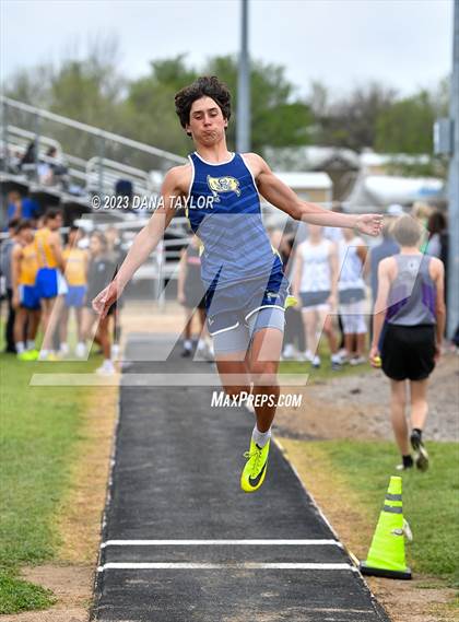 Thumbnail 1 in Santo High School Meet photogallery.