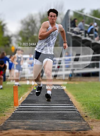 Thumbnail 1 in Santo High School Meet photogallery.
