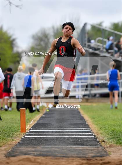 Thumbnail 1 in Santo High School Meet photogallery.