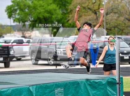 Thumbnail 1 in Santo High School Meet photogallery.