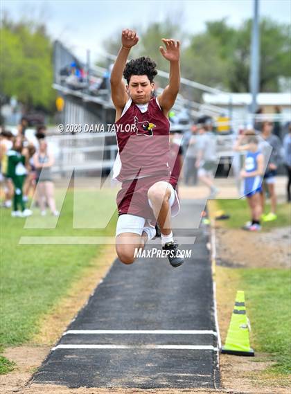 Thumbnail 1 in Santo High School Meet photogallery.
