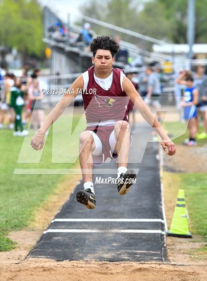 Thumbnail 2 in Santo High School Meet photogallery.